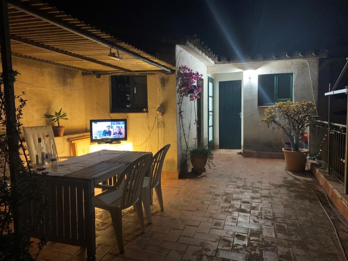 Notaria-Apartamento Y Estudio En Casco Antiguo, Al Lado De Playa, Rambla Y Monasterio, Con Acceso A Terraza Ajardinada Sant Feliu de Guíxols Buitenkant foto