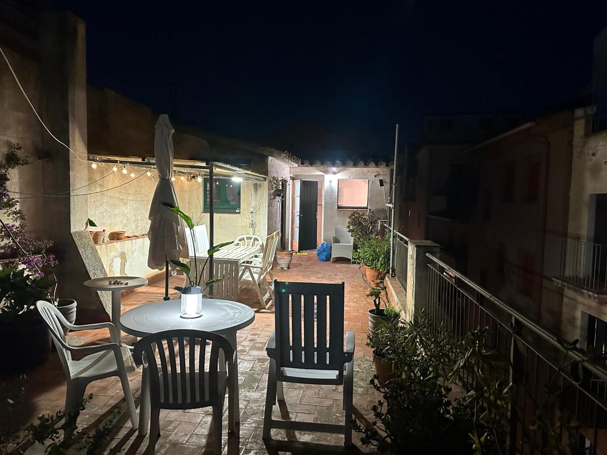 Notaria-Apartamento Y Estudio En Casco Antiguo, Al Lado De Playa, Rambla Y Monasterio, Con Acceso A Terraza Ajardinada Sant Feliu de Guíxols Buitenkant foto