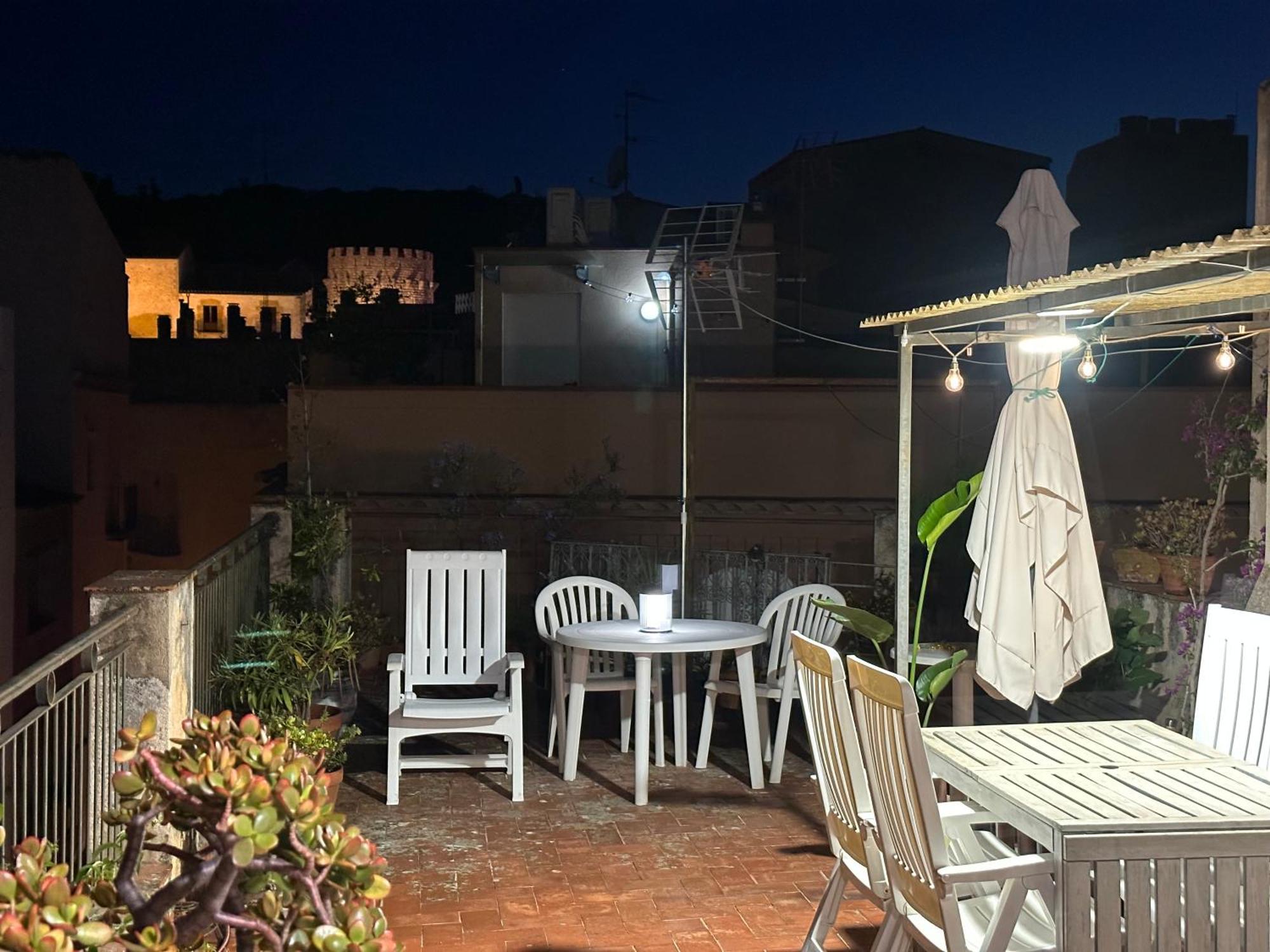 Notaria-Apartamento Y Estudio En Casco Antiguo, Al Lado De Playa, Rambla Y Monasterio, Con Acceso A Terraza Ajardinada Sant Feliu de Guíxols Buitenkant foto