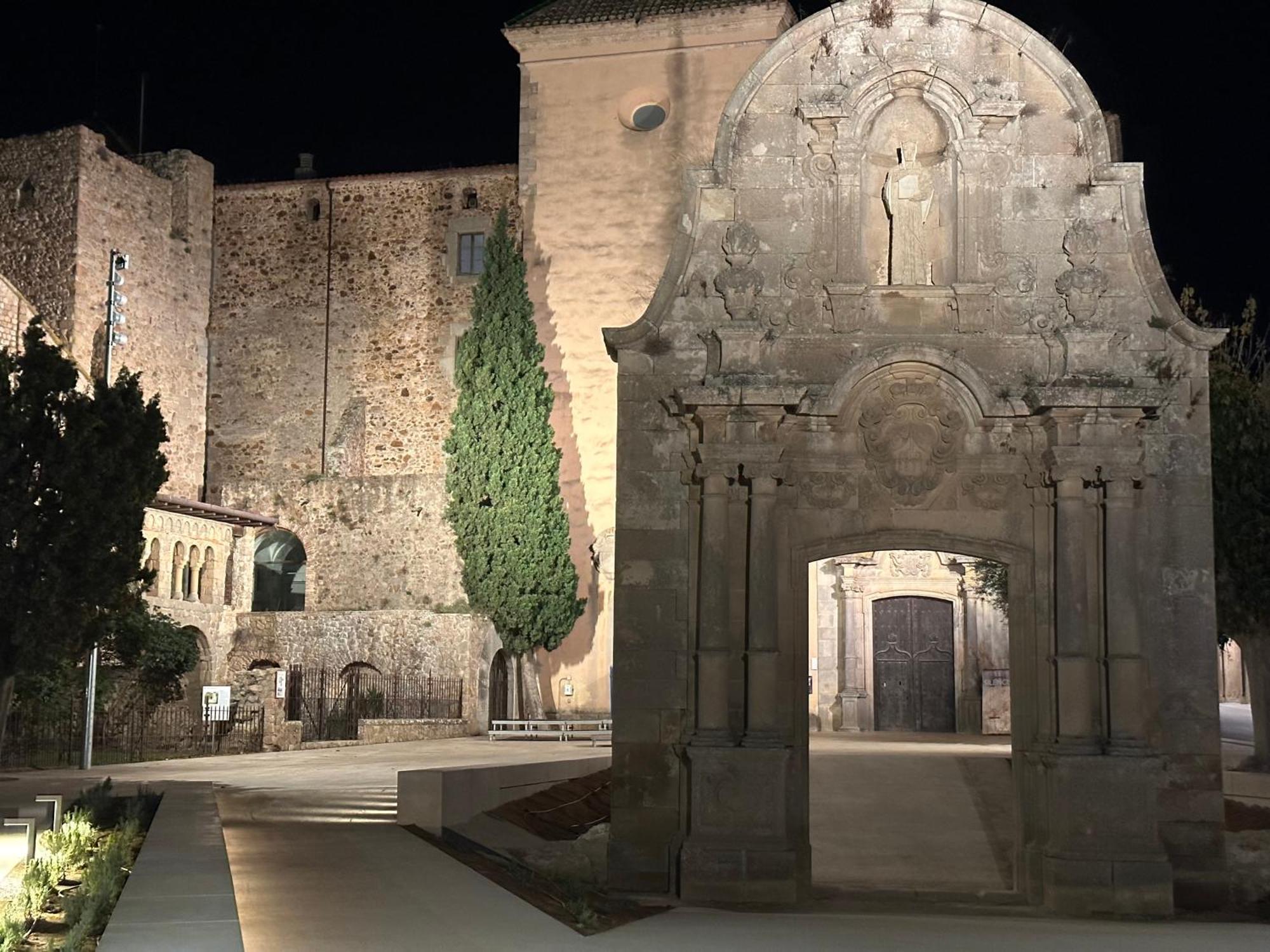 Notaria-Apartamento Y Estudio En Casco Antiguo, Al Lado De Playa, Rambla Y Monasterio, Con Acceso A Terraza Ajardinada Sant Feliu de Guíxols Buitenkant foto